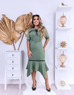 Vestido Midi Com Detalhes Em Renda - comprar online