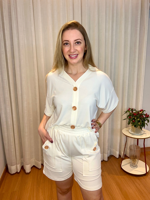 Conjunto Manu bermuda e blusa com detalhe botões