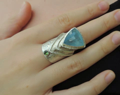 Pedra Azul. Anel de prata com Águamarinha - loja online