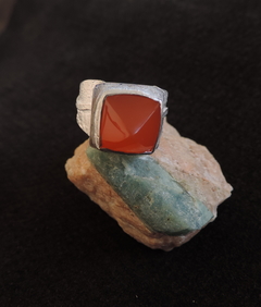 Temple. Anel de prata com pedra cornalina - comprar online