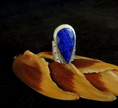 Anel de prata com lapis lazuli
