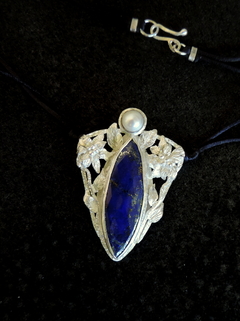 Pendente de prata com lápis lazuli e pérola - John Atkinson Joias
