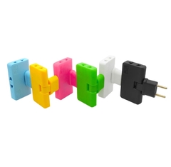 Imagem do adaptador de tomada giratorio com tres plugues
