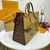Bolsa Lv OnTheGo na internet