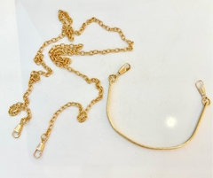 Clutch fios de seda rosa com detalhes em dourado - loja online