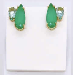 Brinco dourado cristal natural verde claro leitoso e aul - comprar online