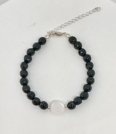 Pulseira prata 925 com cristais de ágata preta e disco madrepérola - comprar online