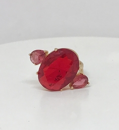Anel dourado cristal oval vermelho e gotas pink - comprar online