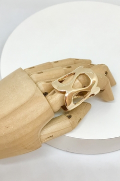 Anel dourado com desenho de gotas no metal - comprar online