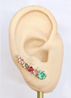 Brinco dourado ear cuff zircônias redondas coloridas