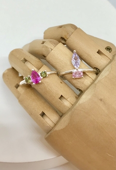 Anel prata 925 com gota zirconia pink e verde claro - Gaia Acessórios e Tendência