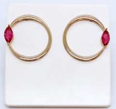 Brinco dourado argola frontal com zirconia pink - comprar online
