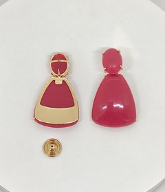Brinco dourado em acetato pink trapézio na internet