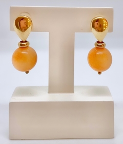 Brinco dourado bola de Jade laranja