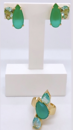 Brinco dourado cristal natural verde claro leitoso e aul - Gaia Acessórios e Tendência