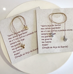 Colar em fio de seda com pingente banhado a ouro 18k - loja online