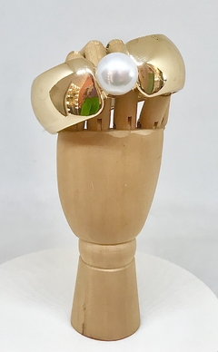 Bracelete dourado articulado metal largo com pérola - comprar online