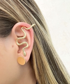 Brinco dourado ear cuff serpente - Gaia Acessórios e Tendência