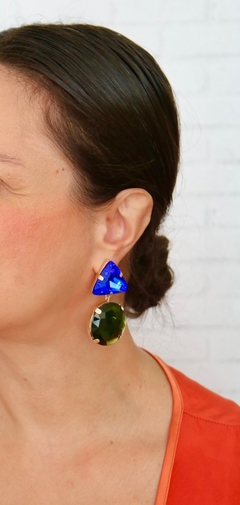 Brinco dourado chatons azul e verde - comprar online