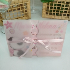 Convite Personalizado Ursinha Panda com capa em papel vegetal - pacote c/ 10 unidades