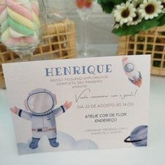 Imagem do Convite Personalizado tema Astronauta com capa em papel vegetal - Pacote c/ 10 unidades