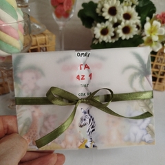 Convite Personalizado Bichinhos do Safari com capa em papel vegetal - Pacote c/ 10 unidades - comprar online