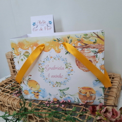 Sacolinha Personalizada para Festa Infantil tema Abelhinhas - pacote com 10 unidades - loja online