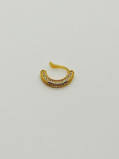 Brinco piercing unitário c/ microzircônias cravejadas