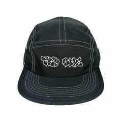 Boné Trip Side Five Panel Aba Flexível Tag Risca Giz - Preto