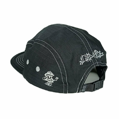 Boné Trip Side Five Panel Aba Flexível Tag Risca Giz - Preto - loja online
