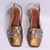 Scarpin salto bloco médio sling back em couro na internet