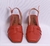 Scarpin salto bloco médio sling back em couro - loja online