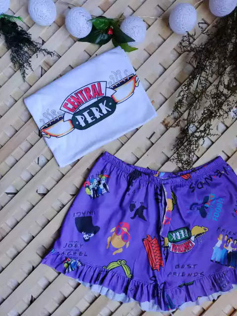 CENTRAL PERK CON VOLADO FEMENINO CORTO