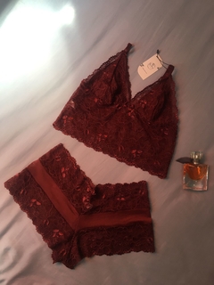 Conjunto Lingerie Cropped sem Bojo com Renda Bordô - Blueberry Store