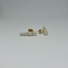 Brinco ear cuff pérolas - banho ouro - loja online