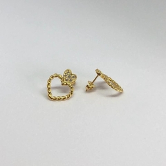 Brinco coração torcido - banho ouro - comprar online