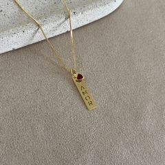 colar pingente plaquinha amor com coração vermelho - banho ouro
