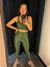 conjunto canelado verde militar