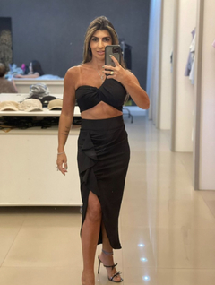 Conjunto preto Regina Salomão na internet