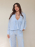 camisa azul pastel