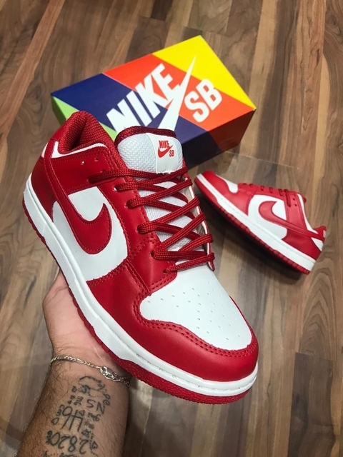 Nike SB Dunk Low (Vermelho)