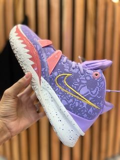 Imagen de Zapatillas de básquet K Y R I E