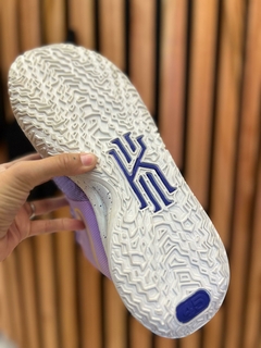 Zapatillas de básquet K Y R I E - comprar online