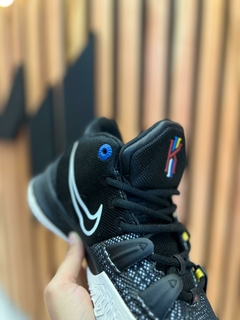 Zapatillas de básquet K Y R I E - EL DIEZ