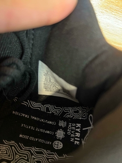 Imagen de Zapatillas de básquet K Y R I E