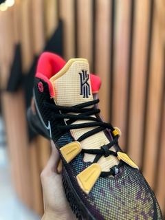 Zapatillas de básquet K Y R I E - tienda online
