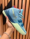Zapatillas de básquet K Y R I E CELESTE - comprar online