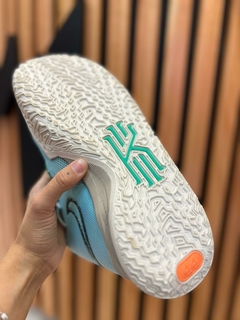 Zapatillas de básquet K Y R I E en internet