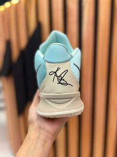 Zapatillas de básquet K Y R I E - tienda online