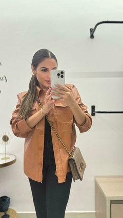 Conjunto de Couro Blaser e Short Couro Fake Caramelo na internet